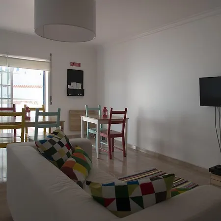 The Wave - Beach 'n' Surf House Гостевой дом Эрисейра